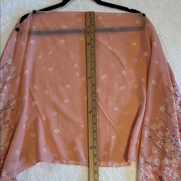 Tickled Pink Floral Shawl NWT - Picture 3 of 6
